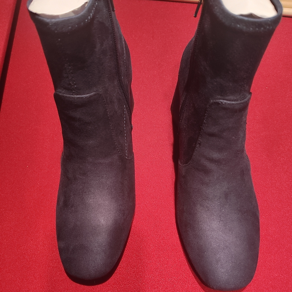 Kelly & Katie Elegant Navy Blue Ankle Booties